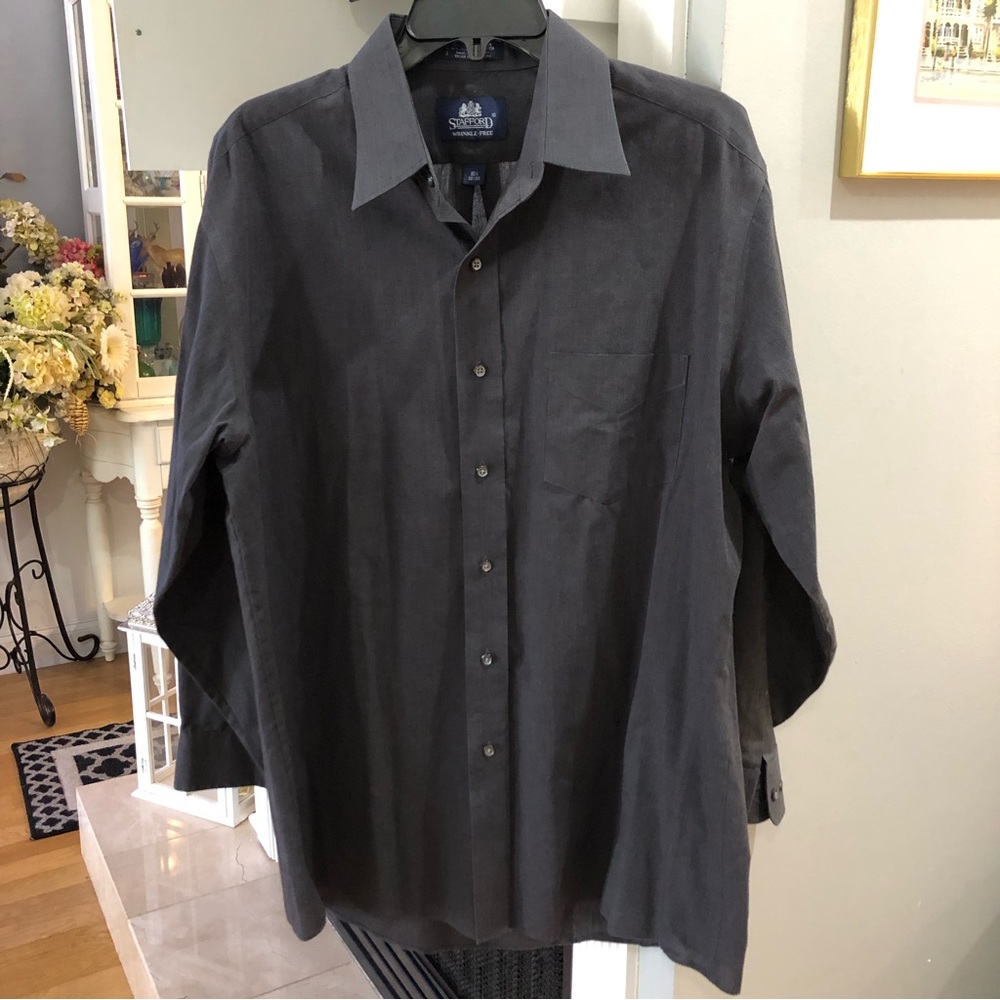 Stanford Men’s Charcoal Long Sleeve Collared Button Up Dress Shirt